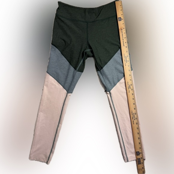 Outdoor Voices Colorblock 7/8 Warmup Leggings‎ Green Blue Pink Size Small - Picture 2 of 5